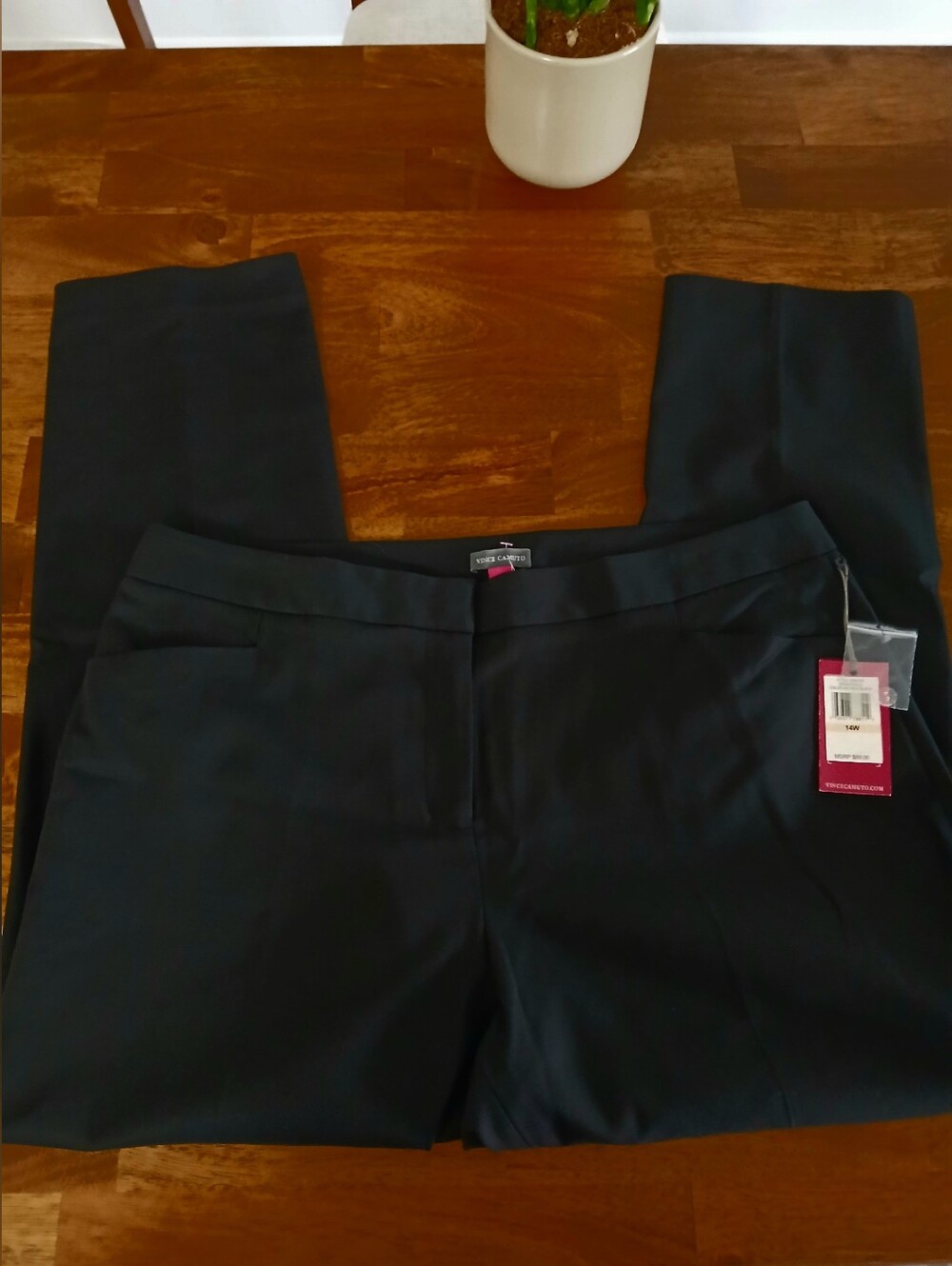 Vince Camuto NWT Size 14W Black Straight Dress Pants. Rich Black Colour.